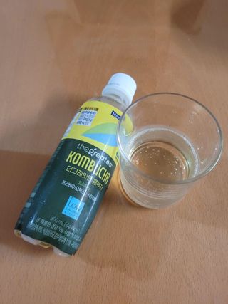 더그레잇티 콤부차 [매일유업] 더그레잇티 44kcal 콤부차 300ml *12개입 (오리지널 6개+베리리치 6개) — 5점을 준 리뷰어가 2023년 7월 올린 사용 사진
