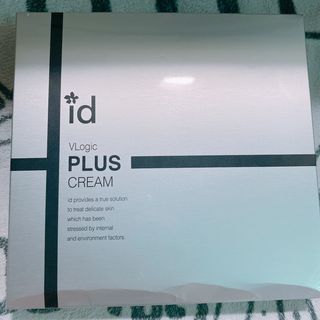 아이디플라코스메틱 아이디 브이로직 플러스 크림 15ml X 4EA — 4.5점을 준 리뷰어가 2022년 1월 올린 사용 사진