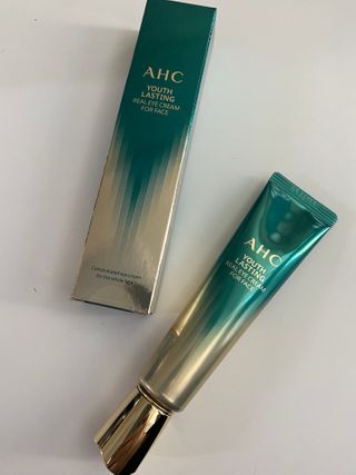 [NEW 탄력유턴 아이크림] AHC 유스 래스팅 리얼 아이크림 포 페이스 — 5점을 준 리뷰어가 2021년 2월 올린 사용 사진