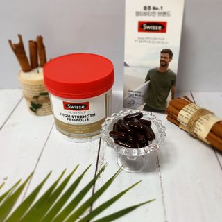 Swisse 스위스 고함량 프로폴리스 2,000mg 210정 — 5점을 준 리뷰어가 2021년 12월 올린 사용 사진