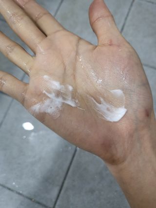 [베러오리진] 무화과 크리미 딥 폼 클렌저/피부 노폐물 & 미세먼지 99 세정 인증 민감성 피부 무자극 인증 — 5점을 준 리뷰어가 2021년 11월 올린 사용 사진