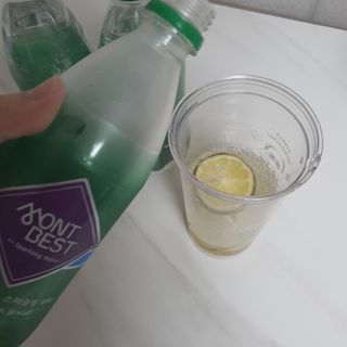 몽베스트 Montbest with Sparkling water Plain 20병 — 5점을 준 리뷰어가 2023년 3월 올린 사용 사진