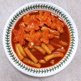 빨간키트 떡볶이 밀키트 2~3인분 매운맛 국물 떡볶이 만들기 쉬운 황금 레시피 분말 소스로 간편한 요리 — 5점을 준 리뷰어가 2021년 8월 올린 사용 사진