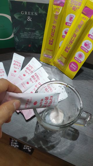 [음료수 대신 가능!]  빠르게 흡수되는 아임오 타먹는 콜라겐 1박스 — 5점을 준 리뷰어가 2023년 3월 올린 사용 사진