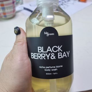 빅그린 니치 퍼퓸 바이옴바디워시 500ml(상탈, 블랙베리&베이, 블랑쉐 3종 중 택1) — 5점을 준 리뷰어가 2022년 12월 올린 사용 사진