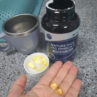 서울약사신협 네이처픽_알티지오메가3_1,205mg x 180캡슐 — 5점을 준 리뷰어가 2021년 9월 올린 사용 사진