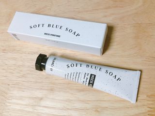 멈칫(MUMCHIT) 넥퍼퓸 NECKPERFUME 2가지 향 — 5점을 준 리뷰어가 2021년 11월 올린 사용 사진