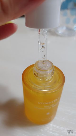 체르엠 스템앤셀 비타민 브라이트닝 에센스 30ml 1개 — 5점을 준 리뷰어가 2021년 12월 올린 사용 사진