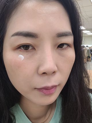 엘리샤코이 유스워터 페이스 앤 아이크림 — 5점을 준 리뷰어가 2021년 10월 올린 사용 사진
