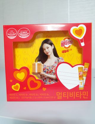 광동생활건강 [제니에디션] 비타500데일리스틱 gift set 60포+제니굿즈 3종+쇼핑백 — 5점을 준 리뷰어가 2021년 11월 올린 사용 사진