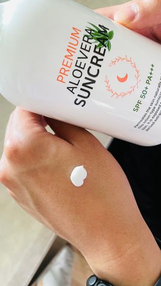 [닥터문] 프리미엄 알로에베라 선크림 500ml — 5점을 준 리뷰어가 2022년 6월 올린 사용 사진