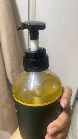 [바디홈즈] 골드 마유 샴푸 — 3점을 준 리뷰어가 2021년 11월 올린 사용 사진