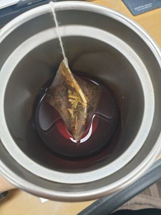 [오프블랙] 아침을 상큼하게 시작하는 에너지티! 유아골든 블렌딩홍차 12T — 5점을 준 리뷰어가 2022년 2월 올린 사용 사진