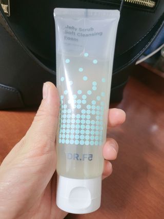 닥터에프파이브 젤리스크럽 소프트 클렌징폼 120ml — 4점을 준 리뷰어가 2022년 5월 올린 사용 사진