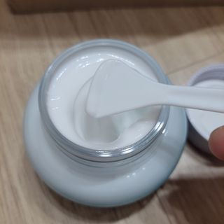 [리즐리] 블루어스 트리플 멀티 카밍 파워풀 크림 150g — 5점을 준 리뷰어가 2021년 10월 올린 사용 사진