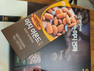 짜먹는 이지견과 짜먹는 이지아몬드, 짜먹는 이지허니피넛, 짜먹는 이지캐슈넛 각 10g X  10포 — 4.5점을 준 리뷰어가 2021년 2월 올린 사용 사진