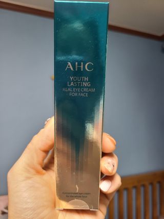 [NEW 탄력유턴 아이크림] AHC 유스 래스팅 리얼 아이크림 포 페이스 — 5점을 준 리뷰어가 2021년 2월 올린 사용 사진