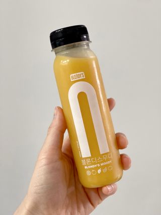 BLENDY'S 핑크 스무디+블론디 스무디 — 5점을 준 리뷰어가 2021년 12월 올린 사용 사진