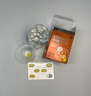 서울약사신협_내몸애발란스멀티비타민앤미네랄파워업_800mg x 90정 — 5점을 준 리뷰어가 2021년 5월 올린 사용 사진