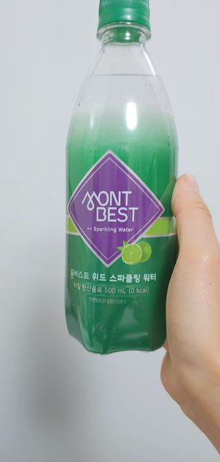 몽베스트 Montbest with Sparkling water Lime20병 — 5점을 준 리뷰어가 2022년 5월 올린 사용 사진
