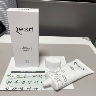 렉스리 데일리 톤업 크림 Rexri Daily Tone Up Cream — 1점을 준 리뷰어가 2022년 10월 올린 사용 사진