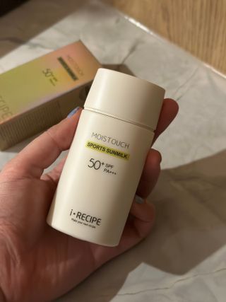 아이레시피 모이스트터치 스포츠 선밀크 50ml (SPF50+ PA+++) — 5점을 준 리뷰어가 2023년 6월 올린 사용 사진