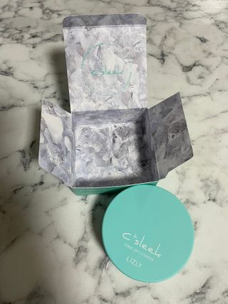 리즐리 씨슬릭 톤업 쿨링 쿠션 15g — 4점을 준 리뷰어가 2021년 8월 올린 사용 사진