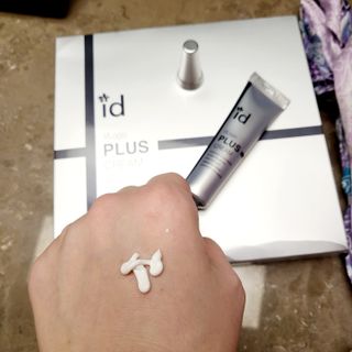 아이디플라코스메틱 아이디 브이로직 플러스 크림 15ml X 4EA — 4.5점을 준 리뷰어가 2022년 1월 올린 사용 사진