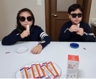 베거스코리아 [콜리케어] 키즈 홍삼콜리 딸기맛 14포 — 5점을 준 리뷰어가 2021년 10월 올린 사용 사진