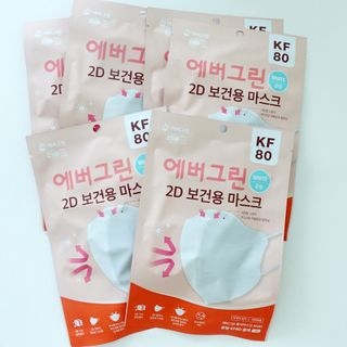 [에버그린] 2D 새부리형 KF80 중형 화이트 25매 — 4점을 준 리뷰어가 2021년 8월 올린 사용 사진
