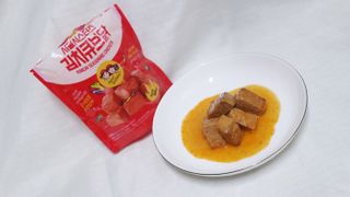 [서울시스터즈] CU 김치 4총사 세트-김치볶음밥, 김치큐브닭, 김치바삭김, 김치아몬드 — 4점을 준 리뷰어가 2021년 11월 올린 사용 사진