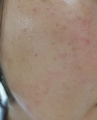 아이앤립 / EYENLIP 아이앤립 루센트 비비크림 2 Color — 5점을 준 리뷰어가 2021년 6월 올린 사용 사진