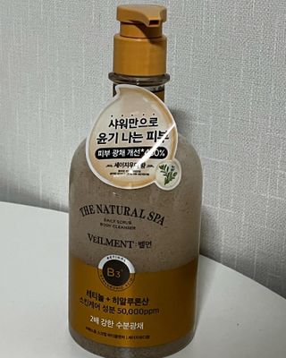 벨먼 내추럴스파 수분광채 스크럽 바디워시 600ml 5종 — 5점을 준 리뷰어가 2022년 5월 올린 사용 사진