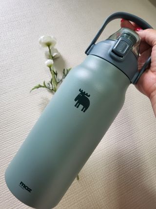 모즈스웨덴 MOZ 스웨덴 316 스텐 대용량 원터치 손잡이 보냉보온병 — 5점을 준 리뷰어가 2023년 8월 올린 사용 사진