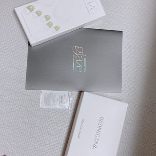데싱디바 글레이즈 젤네일 스프링 프렌치 네일_5종 중 택 1 — 5점을 준 리뷰어가 2021년 9월 올린 사용 사진