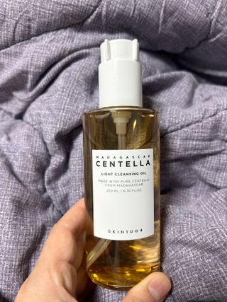 스킨1004 [SKIN1004] 마다가스카르 센텔라 라이트 클렌징 오일 200ml — 5점을 준 리뷰어가 2024년 7월 올린 사용 사진