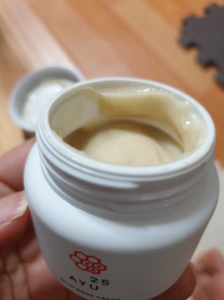 AYU25[아유트웬티파이브]다마스크로즈워터 베이스 천연 수분 촉촉 크림 — 5점을 준 리뷰어가 2021년 4월 올린 사용 사진