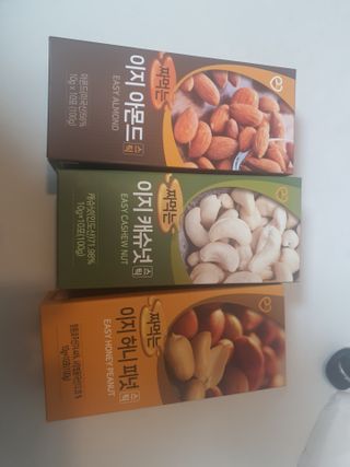 짜먹는 이지견과 짜먹는 이지아몬드, 짜먹는 이지허니피넛, 짜먹는 이지캐슈넛 각 10g X  10포 — 5점을 준 리뷰어가 2021년 3월 올린 사용 사진