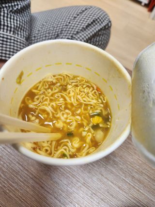NISSIN 닛신 컵누들  4종 - 씨푸드오리지날, 씨푸드 스파이시, 씨푸드 커리, 씨푸드 XO소스 — 5점을 준 리뷰어가 2022년 12월 올린 사용 사진