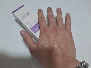리더스코스메틱 리더스 퍼스트 샷 액티브 에센스 에이지 컨트롤 — 5점을 준 리뷰어가 2022년 2월 올린 사용 사진
