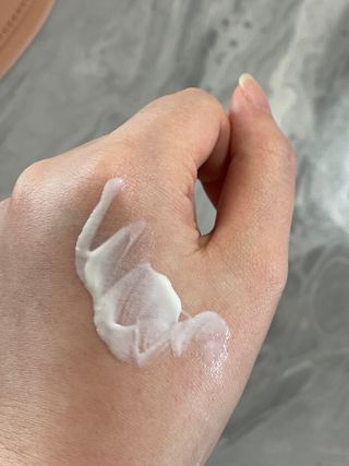 MF[스킨1004] 마다가스카르 센텔라 히알루-시카 워터핏 선세럼 50ml — 4.5점을 준 리뷰어가 2024년 5월 올린 사용 사진