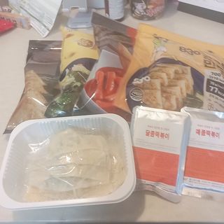 (주)성경순만두 곤약만두.콘치즈만두,삼각당면만두,당면 야끼만두,대구전통 납작만두,떡뽁이 매콤소스,달콤소스 — 5점을 준 리뷰어가 2023년 4월 올린 사용 사진