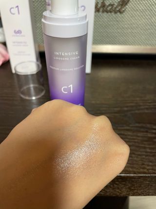 바르셀 수분로션 수분크림 보습 탄력 주름개선 인텐시브 리포좀 크림 C1 50ml — 5점을 준 리뷰어가 2021년 11월 올린 사용 사진