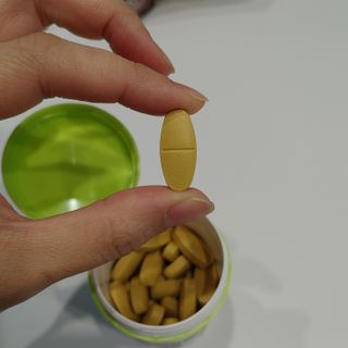 Swisse 스위스 고함량 밀크씨슬 35,000mg 60정 — 3.5점을 준 리뷰어가 2021년 11월 올린 사용 사진