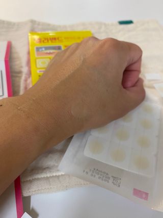 올리브영 엘라밴드 하이드로 도트 스팟패치 12mm, 티트리 — 5점을 준 리뷰어가 2022년 10월 올린 사용 사진