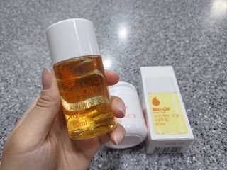 바이오오일 [바이오-오일] 스킨케어 오일 내추럴 60ml — 5점을 준 리뷰어가 2021년 12월 올린 사용 사진