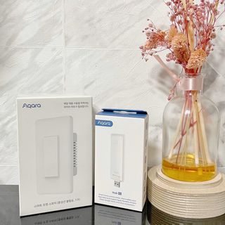 아카라 조명 스위치를 누워서 끄는 방법 (스마트 조명 스위치 2구 + 무선 리모트 스위치 1구 T1, 스마트 허브 E1) — 5점을 준 리뷰어가 2021년 12월 올린 사용 사진