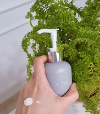 엠디스픽 무향 바리스타 핸드크림 울트라 고보습 대용량 펌핑 245g — 5점을 준 리뷰어가 2023년 1월 올린 사용 사진