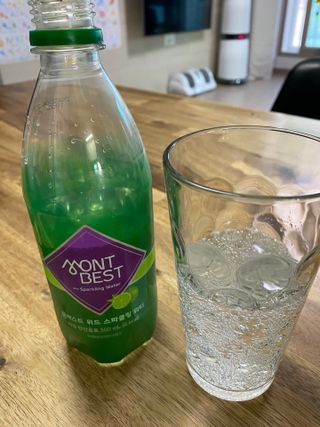 몽베스트 Montbest with Sparkling water Lime20병 — 4.5점을 준 리뷰어가 2021년 10월 올린 사용 사진
