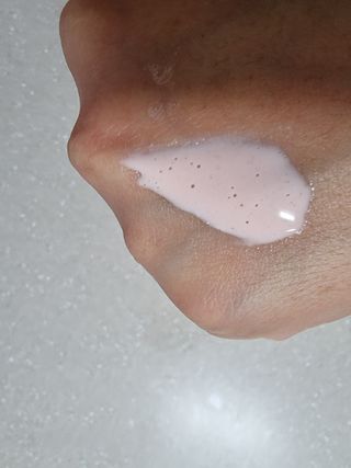벨먼 내추럴 스파 머드레티놀 바디워시(그린로즈, 미드나잇 피오니) — 5점을 준 리뷰어가 2022년 5월 올린 사용 사진